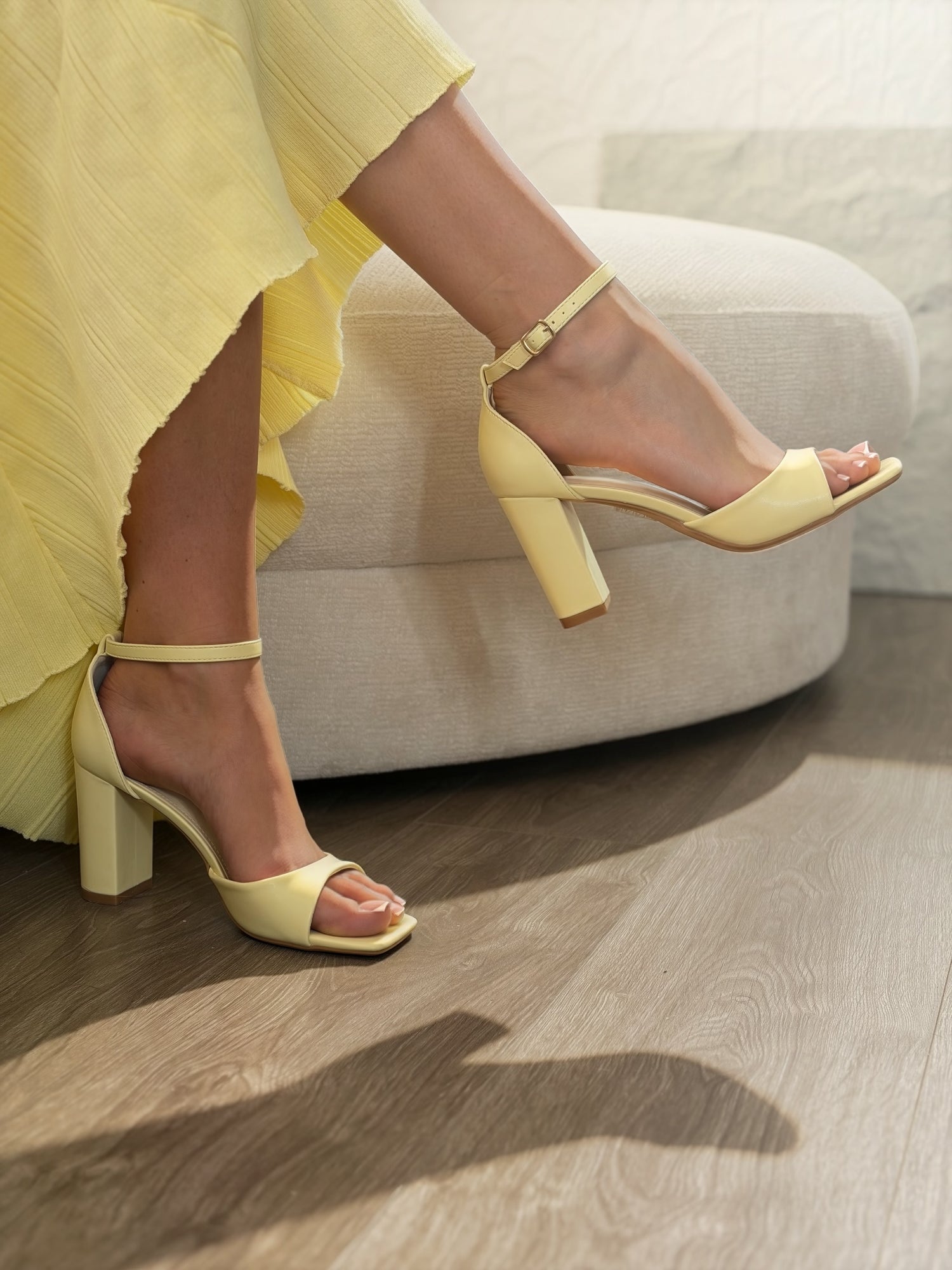 Talons « CAMÉLIA » JAUNE